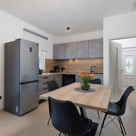 펜션 Charmantes Mit Meerblick, 2 Fahrraeder, Grill, Privater Balkon, Waschmaschine 포레치