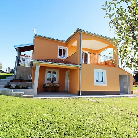 Charmantes Mit Meerblick, 2 Fahrraeder, Grill, Privater Balkon, Waschmaschine * Porec